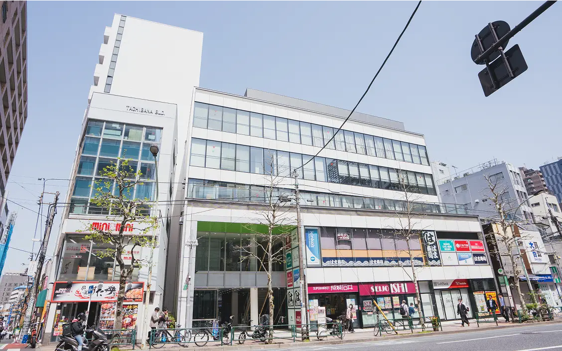 行知学園日本語学校 高田馬場校の校舎外観